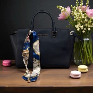 6527 Michael Kors Selma saffiano navy blue satchel 245816527